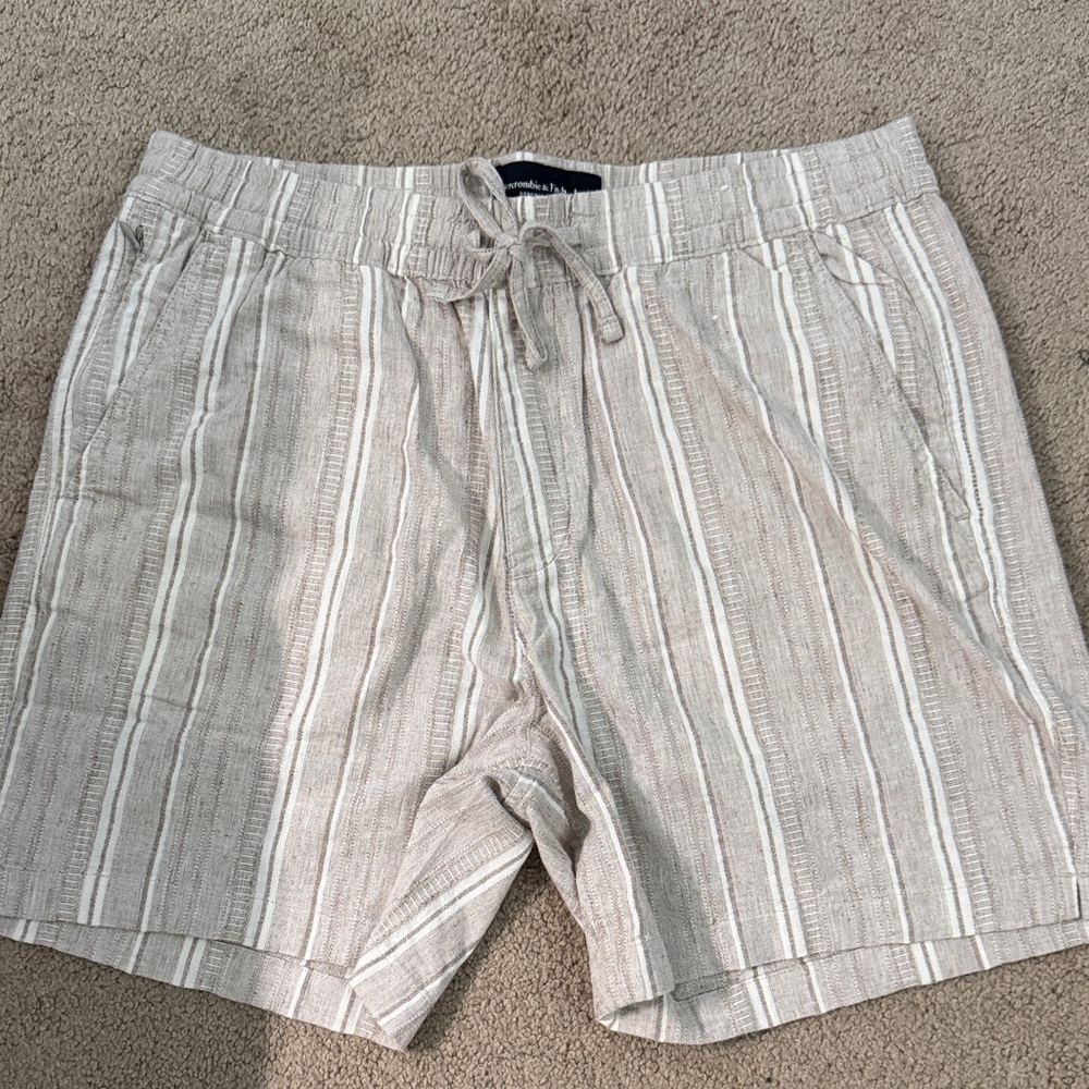 Abercrombie & Fitch Beige Striped Hybrid Shorts